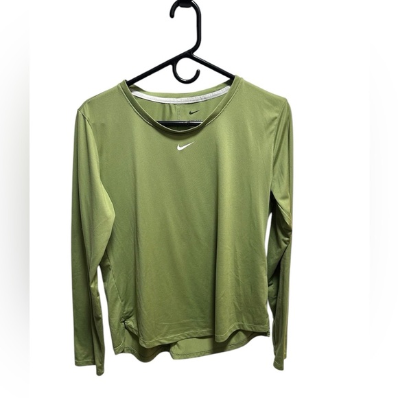 Nike Tops - Nike dri-fit Women's Green Long Sleeve Top